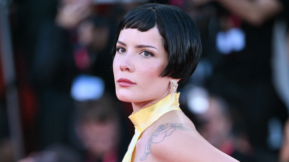 Halsey plonge dans l'horreur avec Replacer, et son premier grand rôle s'annonce franchement étrange