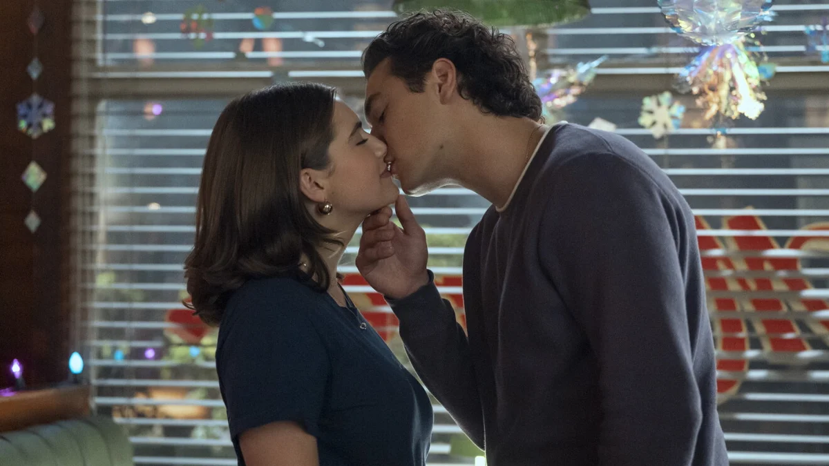 Off Campus saison 2 est déjà en tournage : Prime Video change de couple après un lancement énorme