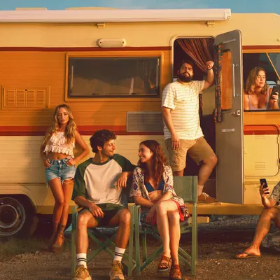Toute la vérité de mes mensonges : Netflix enferme six amis et beaucoup trop de secrets dans un camping-car